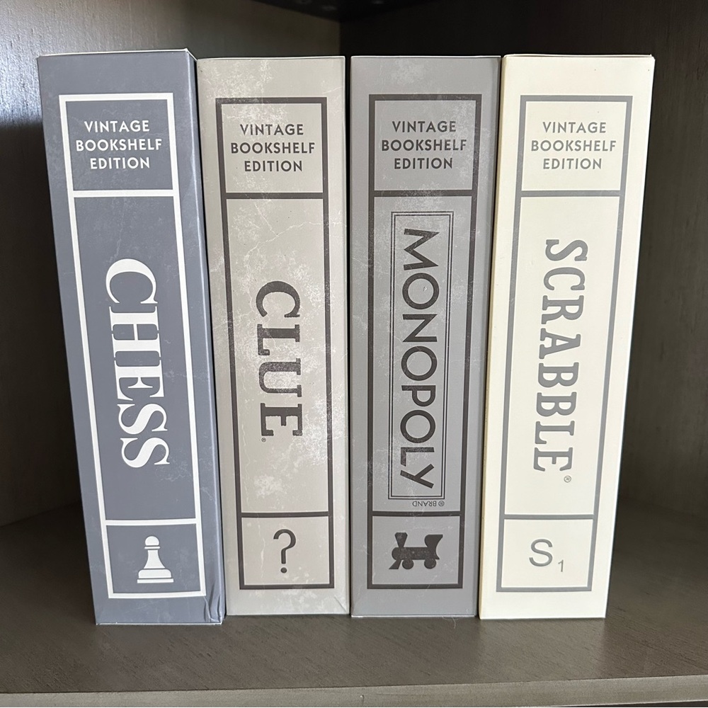 WS Company Vintage Bookshelf Board Game Set - Monopoly, Scrabble, Chess, Clue